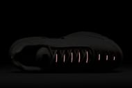 Take a look at the glow-in-the-dark accents of the sneaker (Image via Nike)